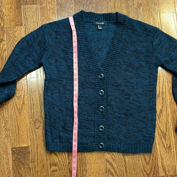 Forever 21 V neck cardigan sweater - Picture 5 of 5